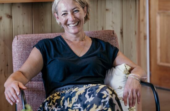 Holzhackerin Sylvia Pichler Schladming Mountain Hideaways